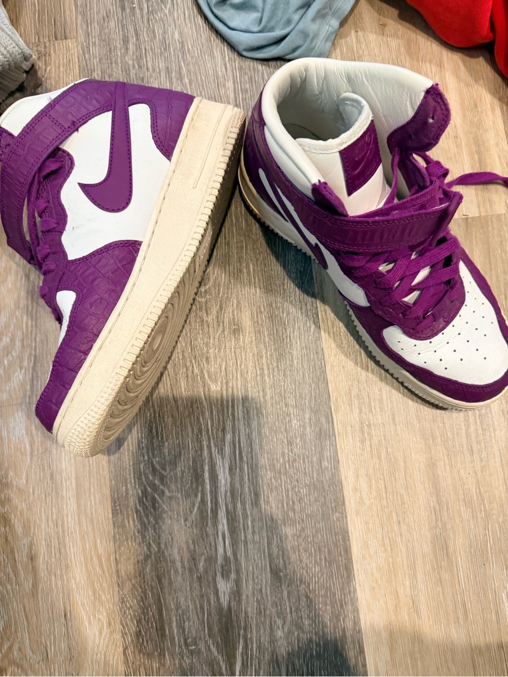 Nike Air Force 1 High Top Sneakers in Purple and White - Picture 2 of 2